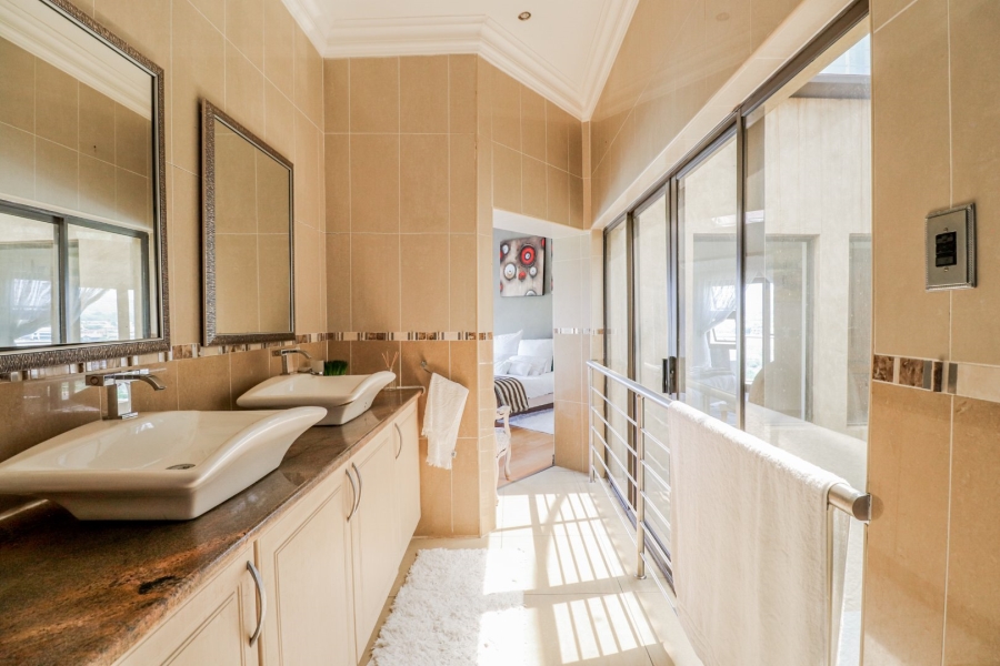 5 Bedroom Property for Sale in Xanadu Eco Residential Estate North West